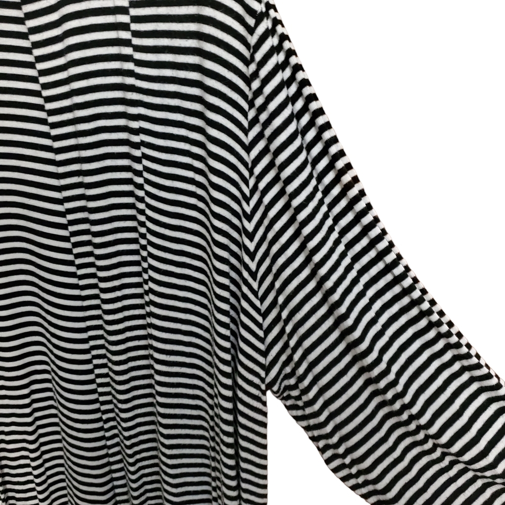 Torrid B&W rouched sleeve cardigan - Picture 10 of 14